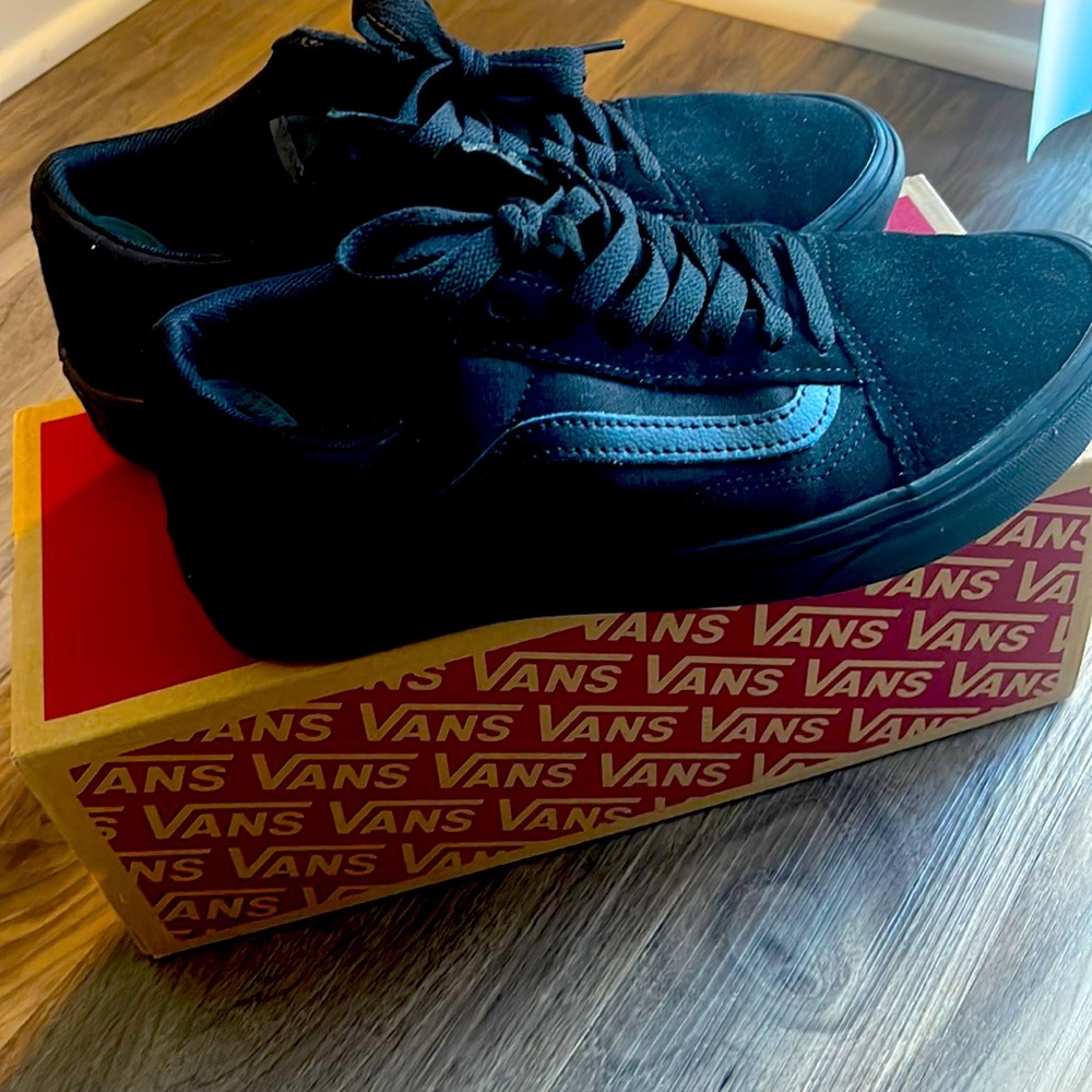 Black Vans Comfy Memory foam; worn inside once. Great condition